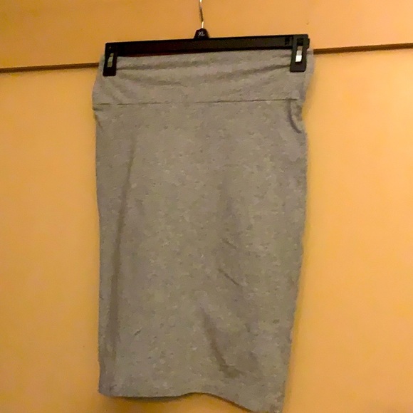 Forever 21 Grey stretch skirt size large - Picture 1 of 3